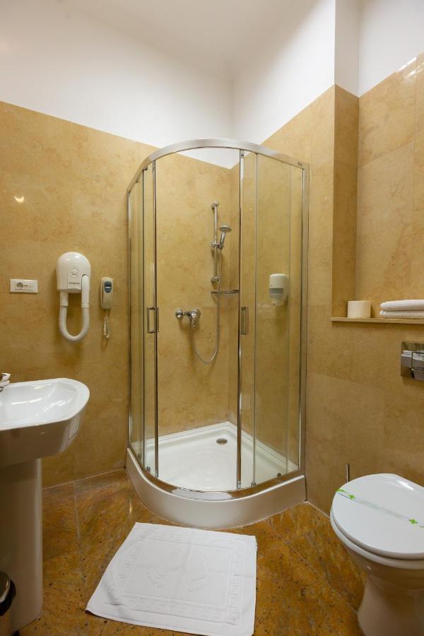 Hotel Art Buzău Dış mekan fotoğraf