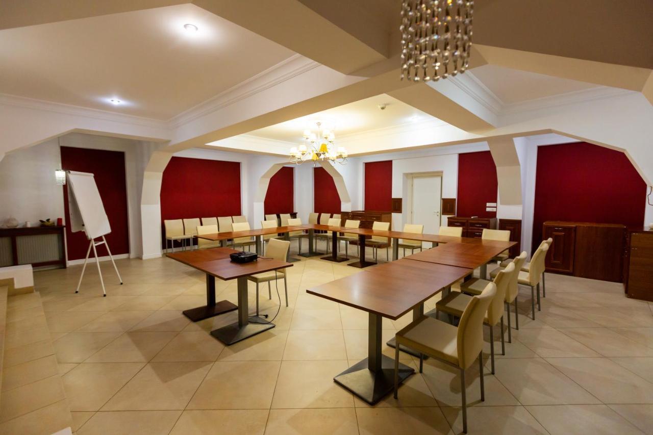 Hotel Art Buzău Dış mekan fotoğraf