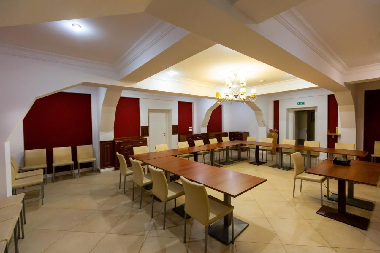 Hotel Art Buzău Dış mekan fotoğraf