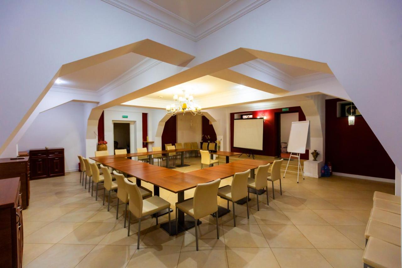 Hotel Art Buzău Dış mekan fotoğraf